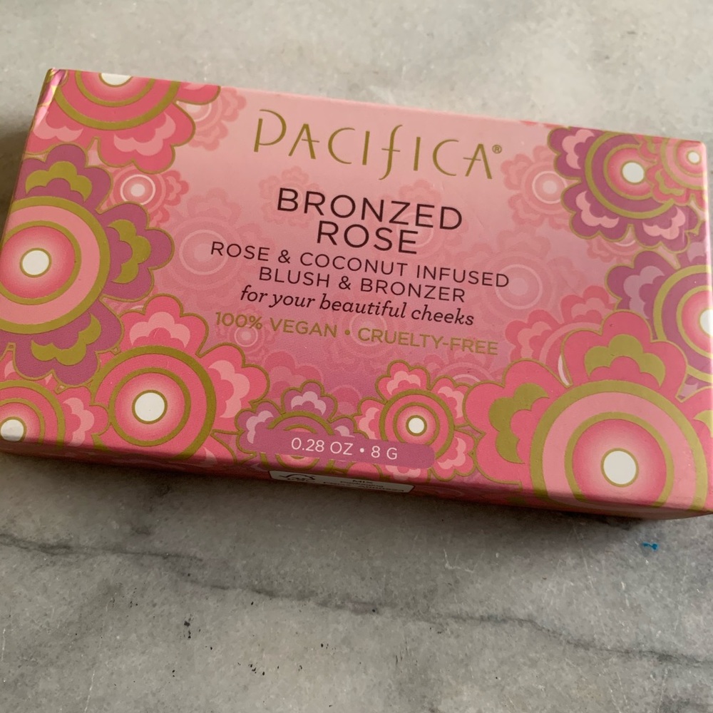 NWT Pacifica Rose & Coconut Infused Blush